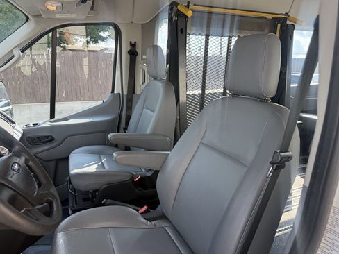 Used 2019 Ford Transit 150 XL RWD image 4