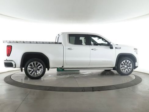 Used 2024 GMC Sierra 1500 Denali w/ Denali Reserve Package AWD/4WD image 6