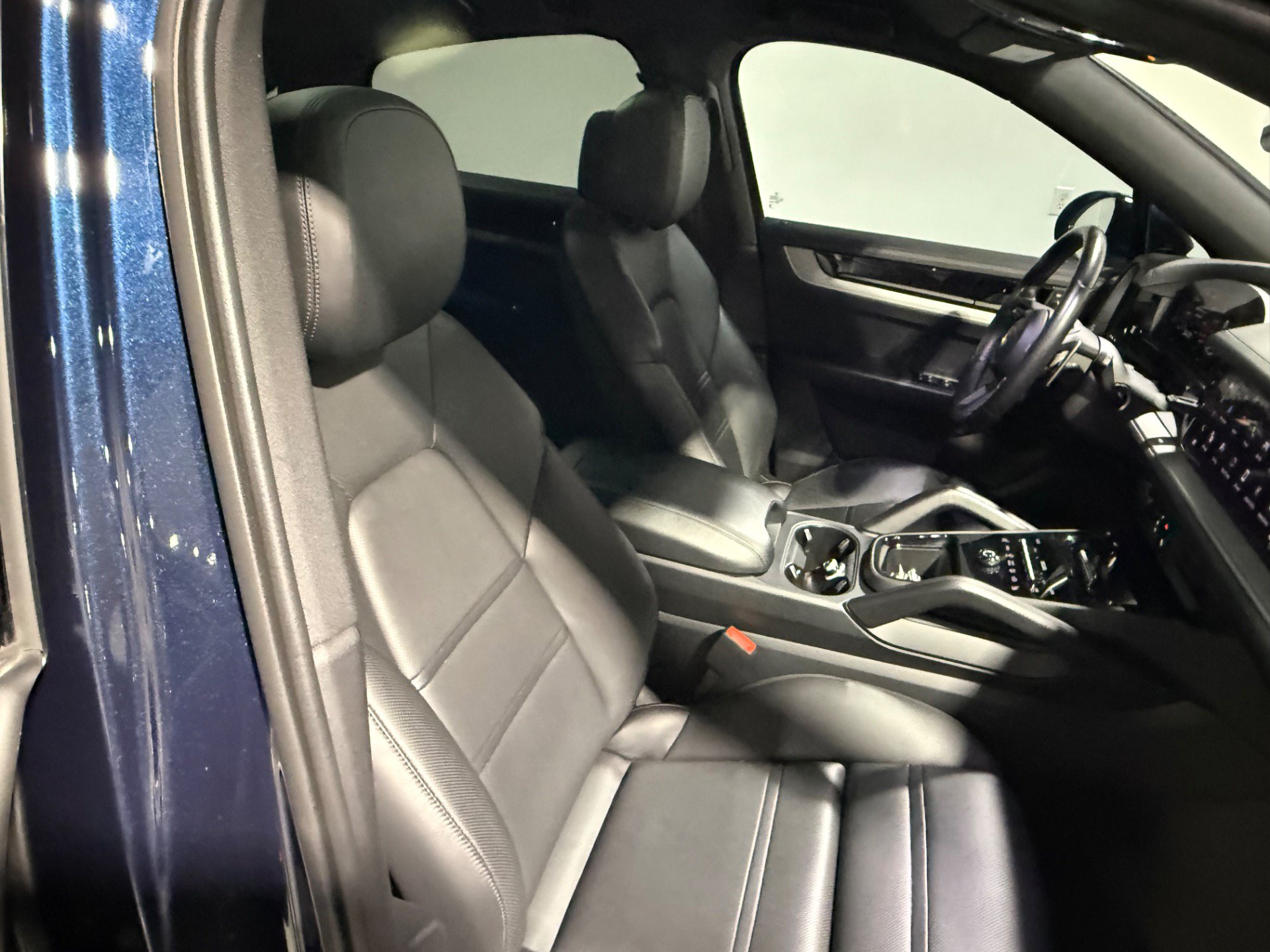 Used 2024 Porsche Cayenne Coupe AWD/4WD image 51