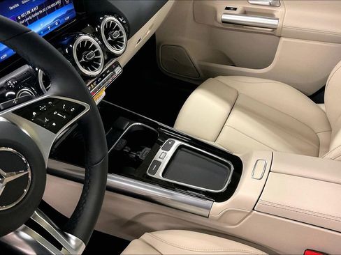 New 2026 Mercedes-Benz GLA 250 4MATIC image 8