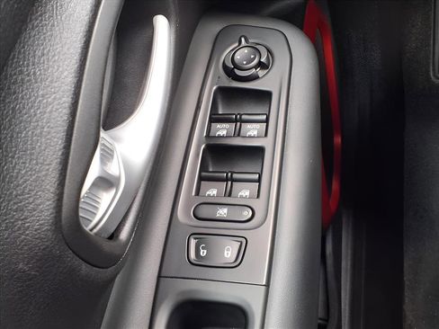 Used 2023 Jeep Renegade Trailhawk image 21