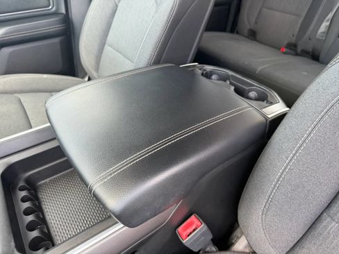 Used 2019 RAM 1500 Big Horn AWD/4WD image 18
