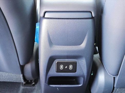 Used 2025 Hyundai Venue Limited FWD image 20