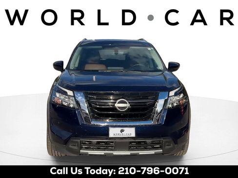 Used 2023 Nissan Pathfinder Platinum w/ Cargo Package FWD image 8
