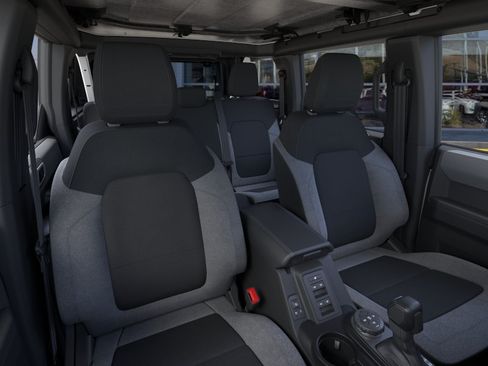 New 2025 Ford Bronco 4-Door AWD/4WD image 11