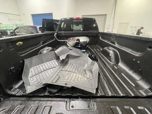 Used 2013 GMC Sierra 3500 Denali image 23