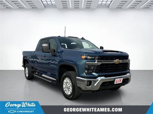Used 2025 Chevrolet Silverado 3500 LT image 1