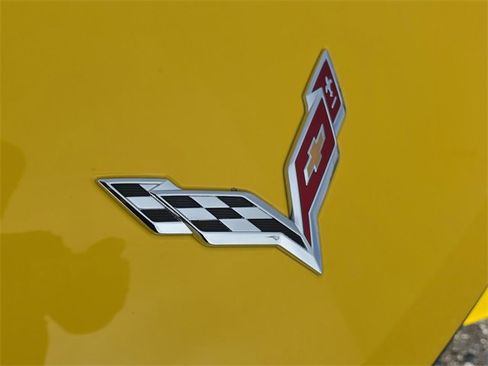 Used 2018 Chevrolet Corvette Stingray Coupe w/ 3LT Preferred Equipment Group image 8