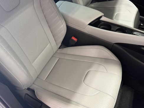 Certified 2024 Hyundai Elantra Limited FWD image 21