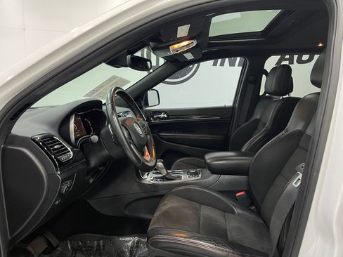 Used 2019 Jeep Grand Cherokee Trailhawk AWD/4WD image 13