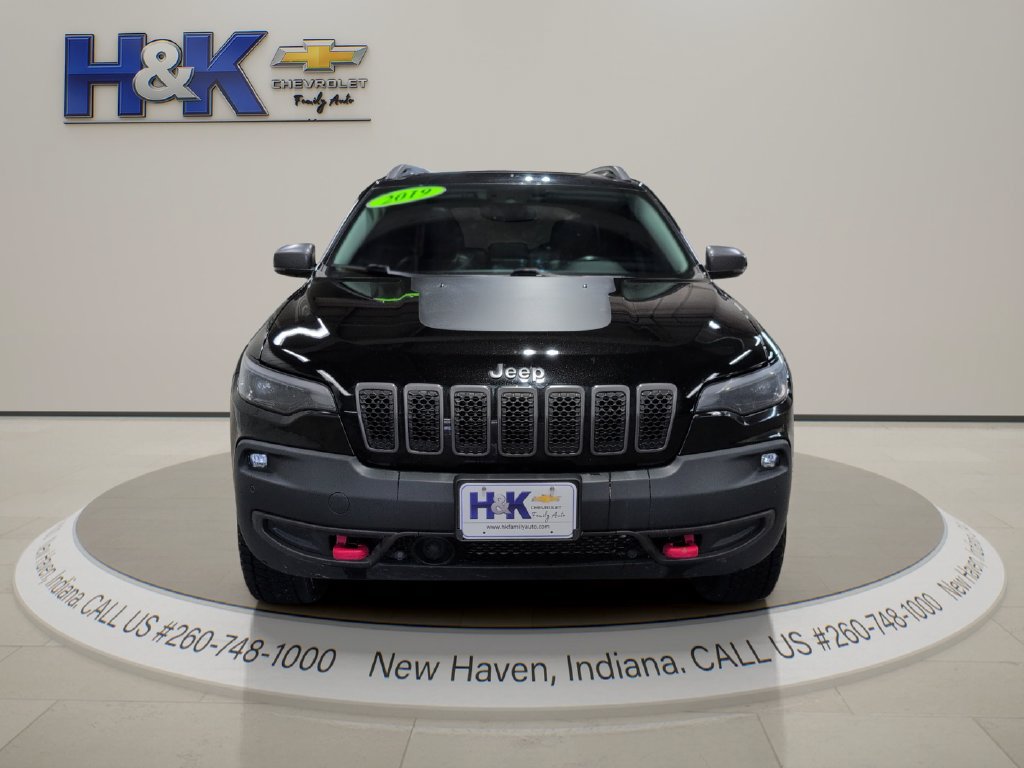 Used 2019 Jeep Cherokee Trailhawk AWD/4WD image 2