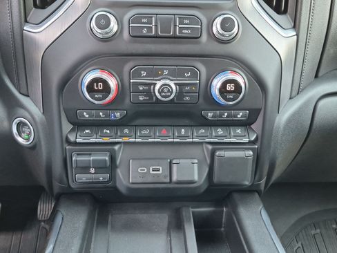 Used 2020 GMC Sierra 1500 Denali w/ Denali Ultimate Package AWD/4WD image 26