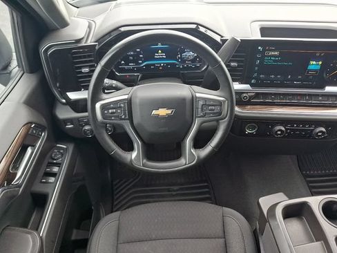 Used 2023 Chevrolet Silverado 1500 LT AWD/4WD image 12