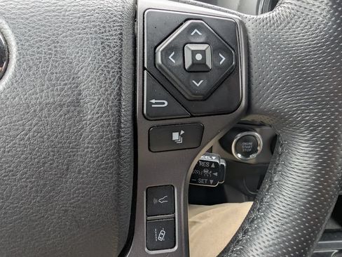 Used 2022 Toyota Tacoma TRD Sport w/ Technology Package AWD/4WD image 18