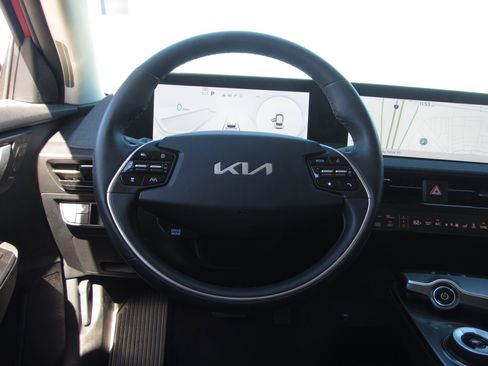 Used 2024 Kia EV6 Light image 24