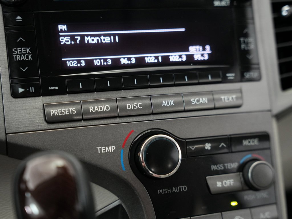 Used 2012 Toyota Venza LE FWD image 21