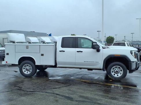 New 2025 GMC Sierra 3500 Pro w/ Convenience Package image 8