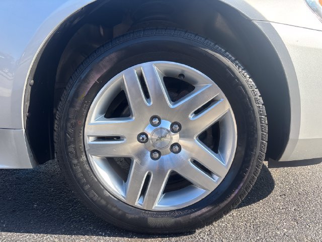 Used 2014 Chevrolet Impala LT w/ LT Sunroof Package FWD image 9