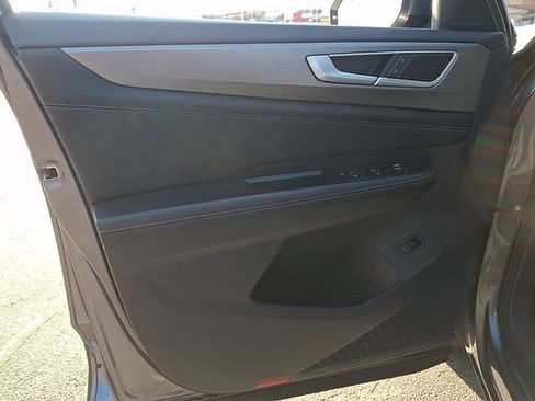 Used 2024 Volkswagen Atlas Cross Sport SE image 12