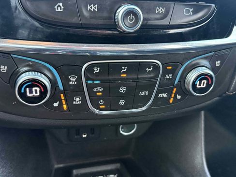 Used 2018 Chevrolet Traverse Premier image 22