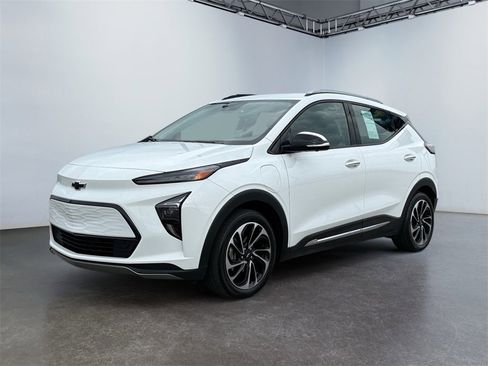 Used 2023 Chevrolet Bolt EUV Premier image 7