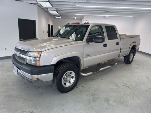 Used 2005 Chevrolet Silverado 3500 LT w/ Heavy-Duty Power Package image 4