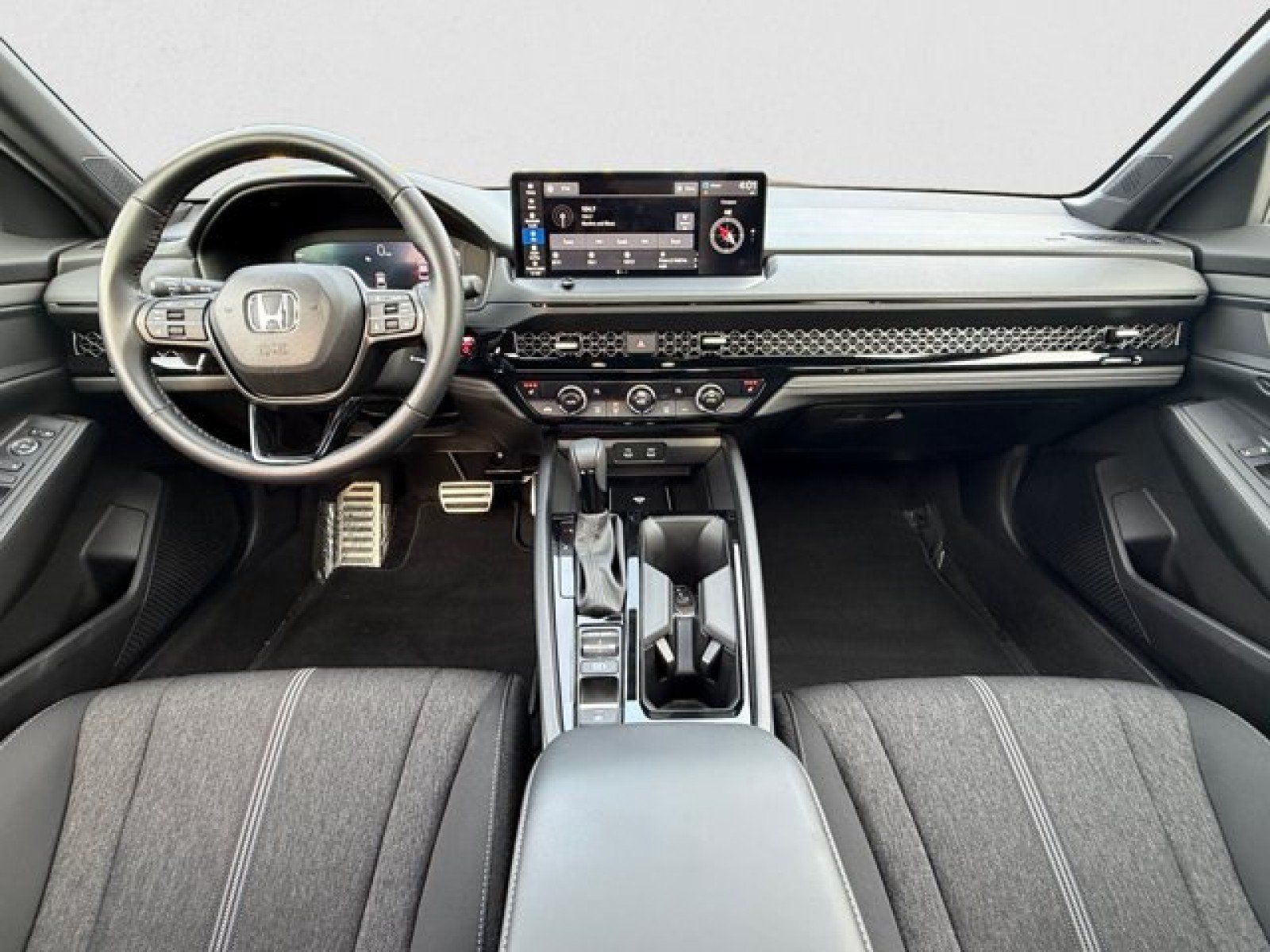 Used 2025 Honda Accord Sport image 13
