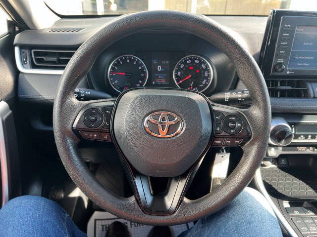Used 2021 Toyota RAV4 LE AWD/4WD image 14