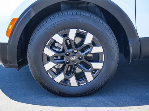 Used 2025 Hyundai Santa Cruz SE FWD image 10