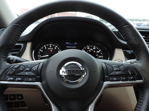 Used 2019 Nissan Rogue SV FWD image 28