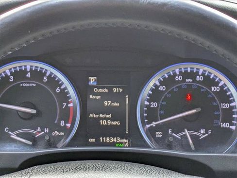 Used 2017 Toyota Highlander SE FWD image 11