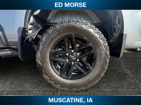 Used 2023 Chevrolet Silverado 1500 LT Trail Boss w/ LPO, Dark Essentials Package image 11