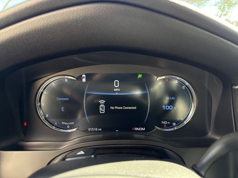 Used 2016 Cadillac Escalade ESV Luxury image 30