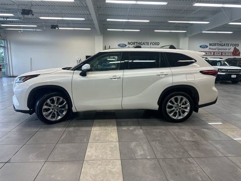 Used 2021 Toyota Highlander Limited AWD/4WD image 14
