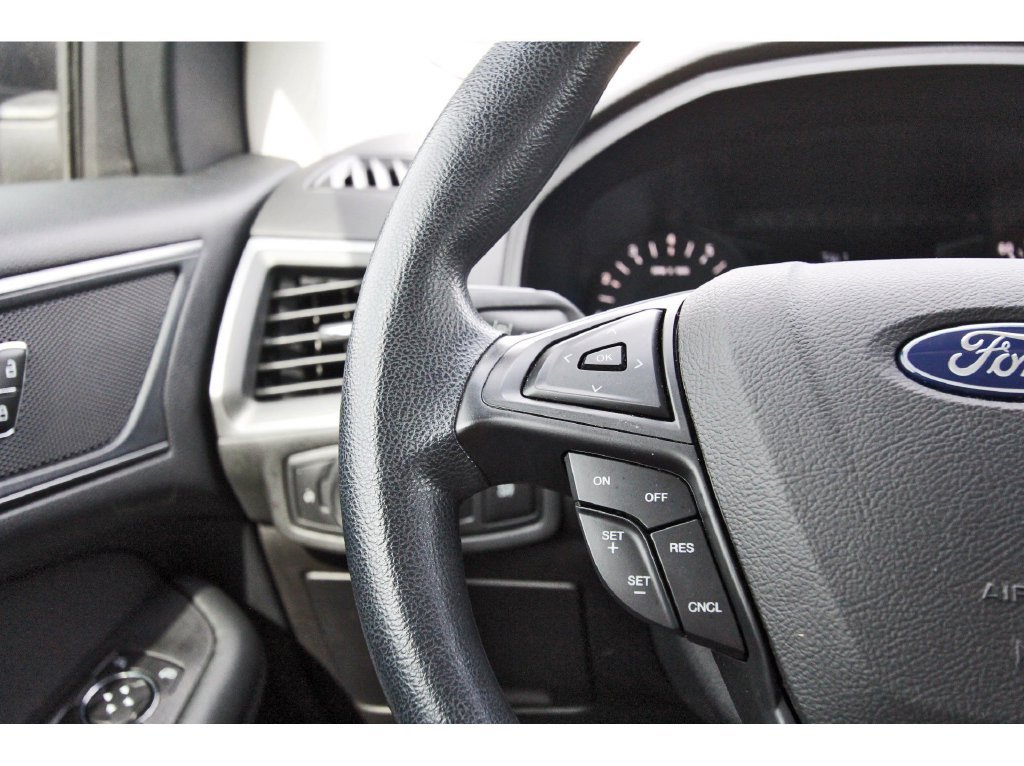 Used 2019 Ford Edge SE FWD image 23