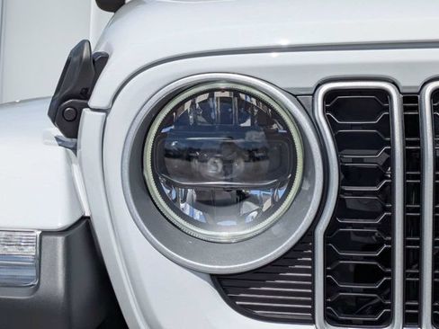 New 2026 Jeep Wrangler Unlimited Sahara AWD/4WD image 9