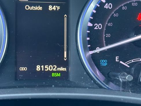 Used 2019 Toyota Highlander XLE AWD/4WD image 14