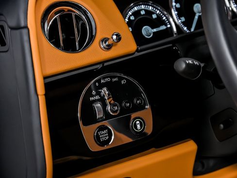 Used 2022 Rolls-Royce Cullinan image 29