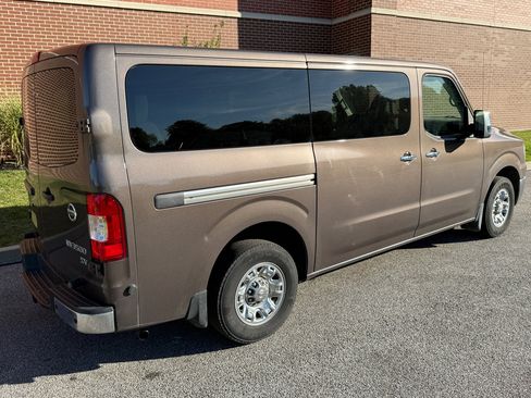 Used 2018 Nissan NV 3500 SV w/ Navigation Package image 13