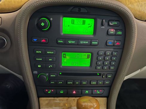 Used 2006 Jaguar S-TYPE 3.0 image 19