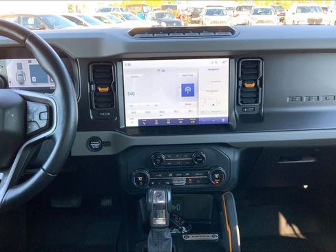 Used 2021 Ford Bronco Badlands image 6