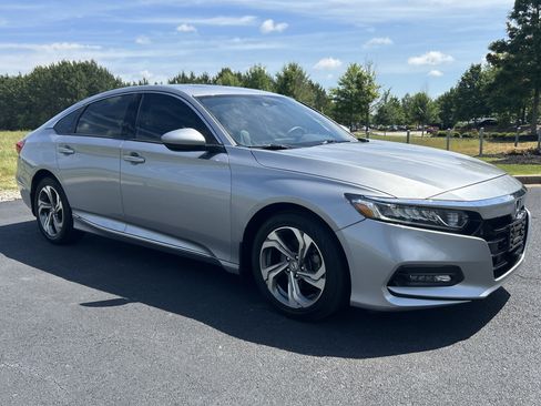 Used 2018 Honda Accord EX image 3