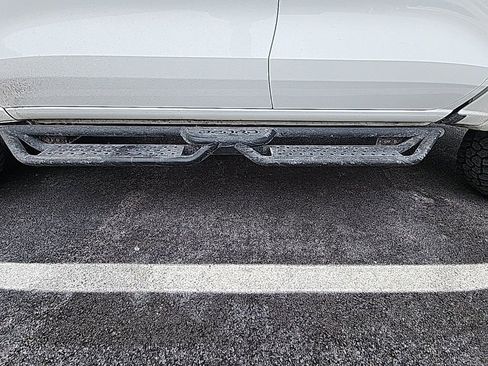 Used 2024 Chevrolet Colorado Z71 w/ Z71 Convenience Package 2 image 13