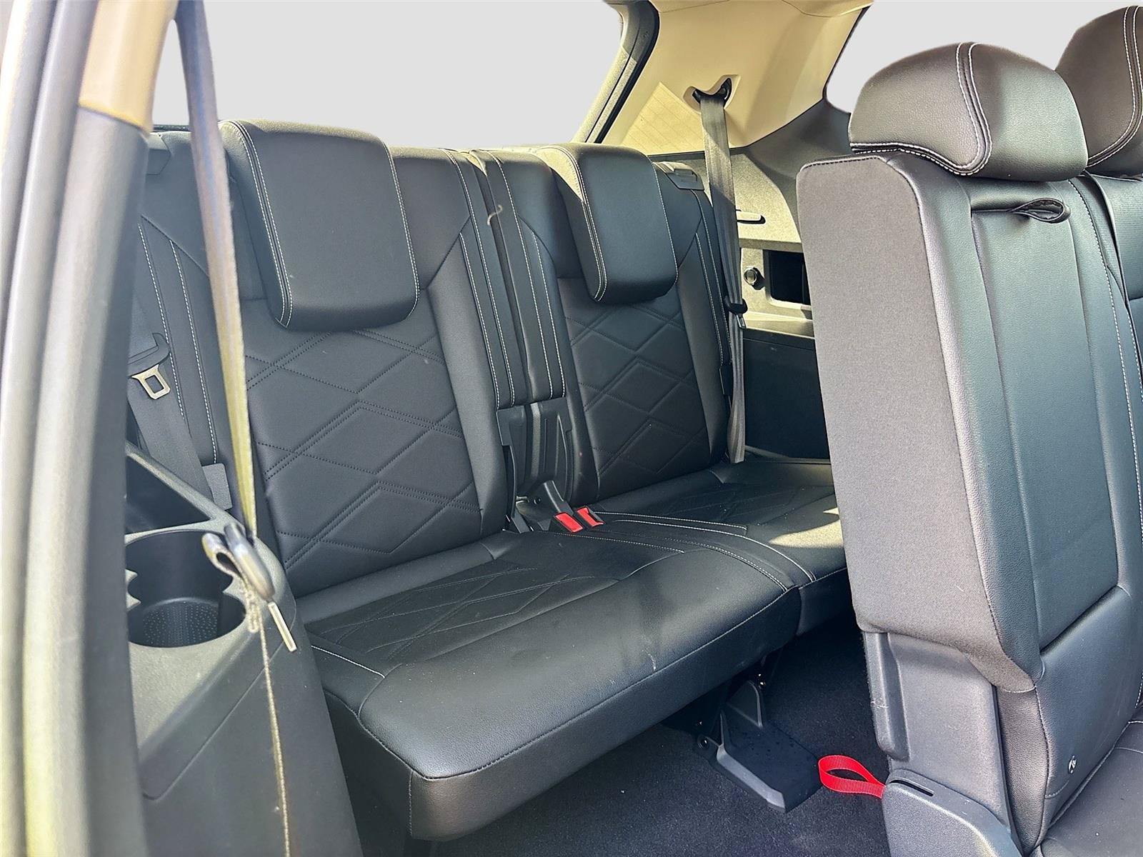 Used 2025 Volkswagen Atlas SE FWD image 26