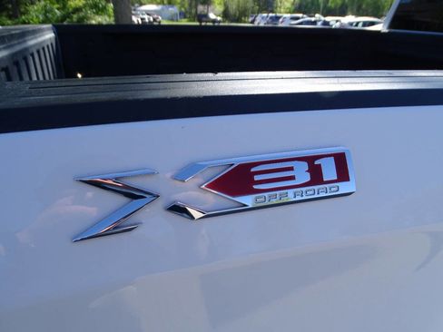 Used 2023 GMC Sierra 1500 4x4 Crew Cab SLE w/ X31 Off-Road Package image 49