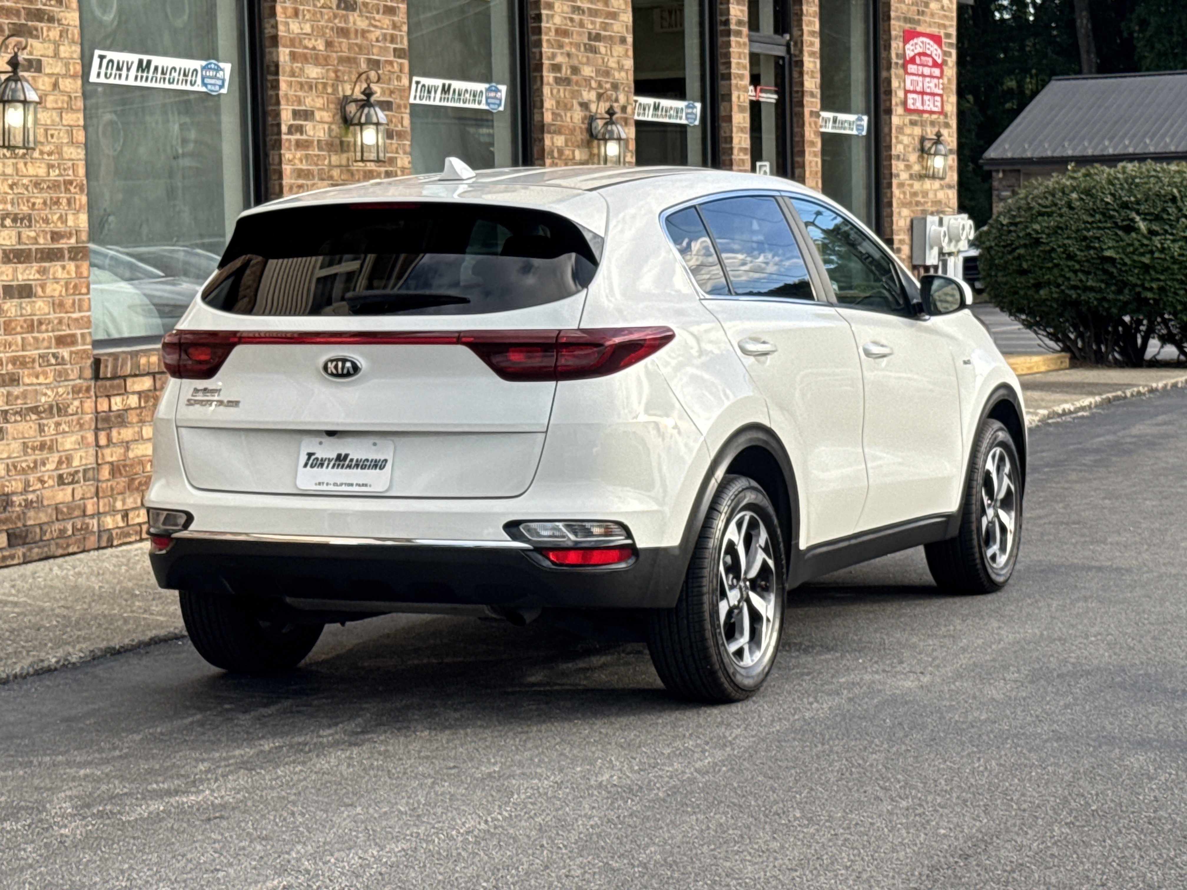 Used 2022 Kia Sportage LX AWD/4WD image 5