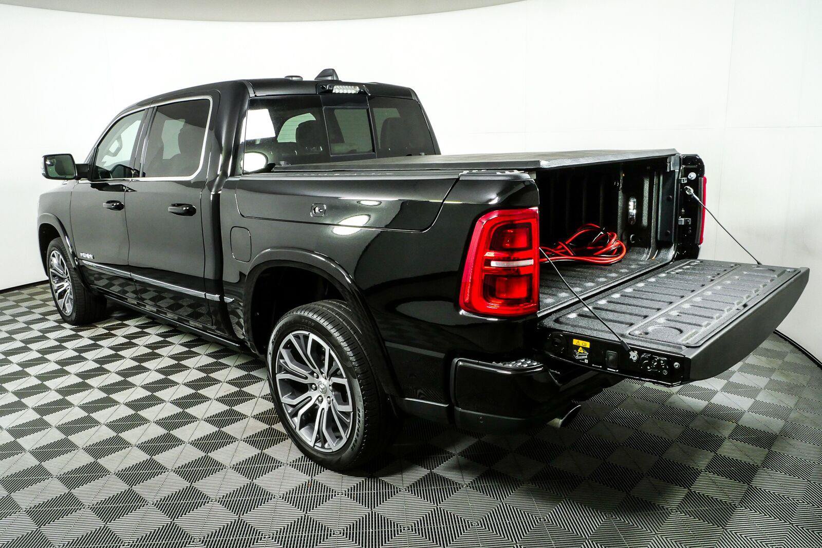 Used 2025 RAM 1500 Tungsten AWD/4WD image 33