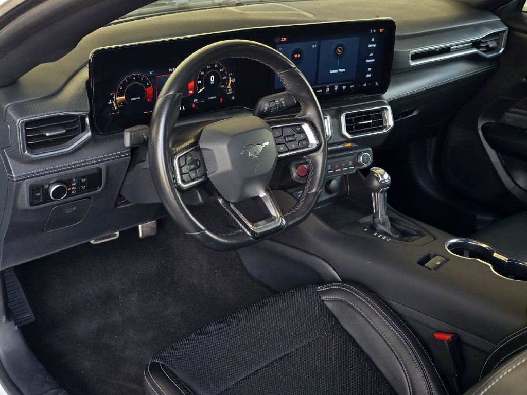 Used 2025 Ford Mustang Premium RWD image 10