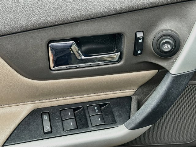 Used 2013 Ford Edge SEL AWD/4WD image 14