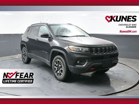 Used 2024 Jeep Compass Trailhawk AWD/4WD image 1